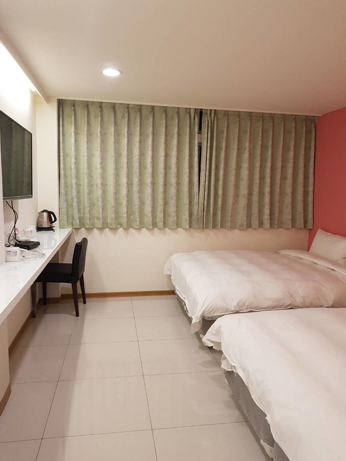 Galaxy Mini Inn Taipei Esterno foto