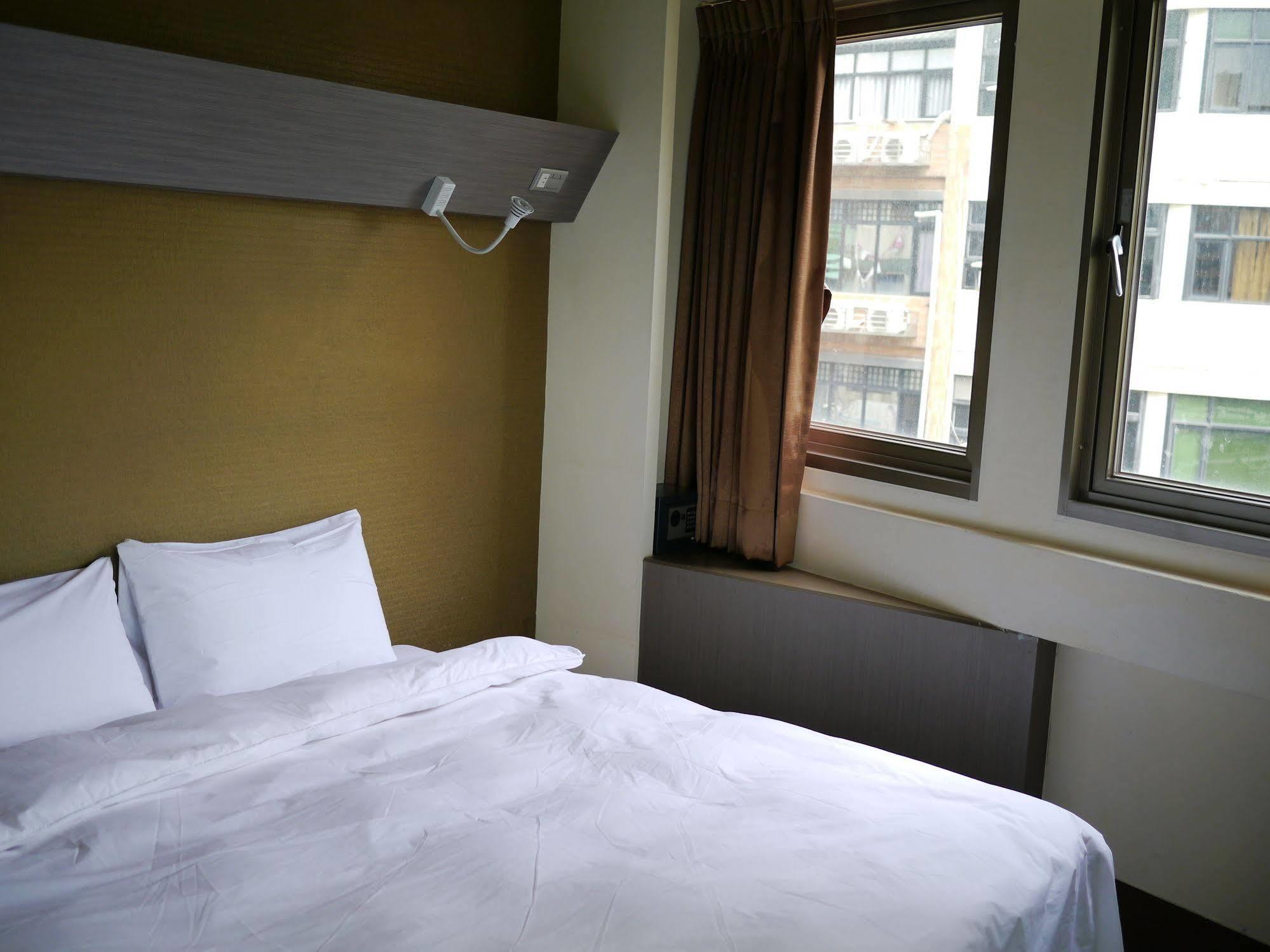 Galaxy Mini Inn Taipei Esterno foto