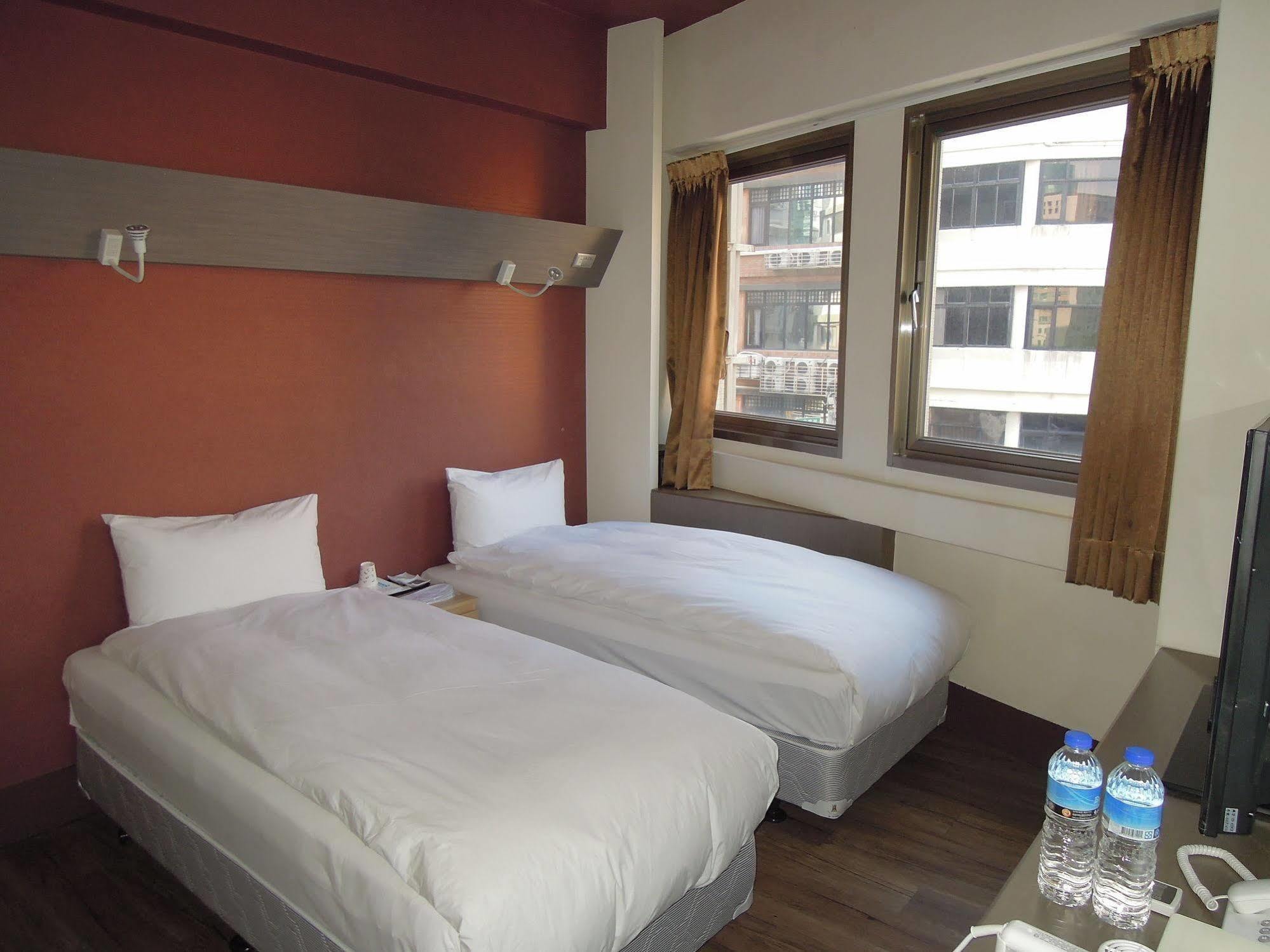Galaxy Mini Inn Taipei Esterno foto