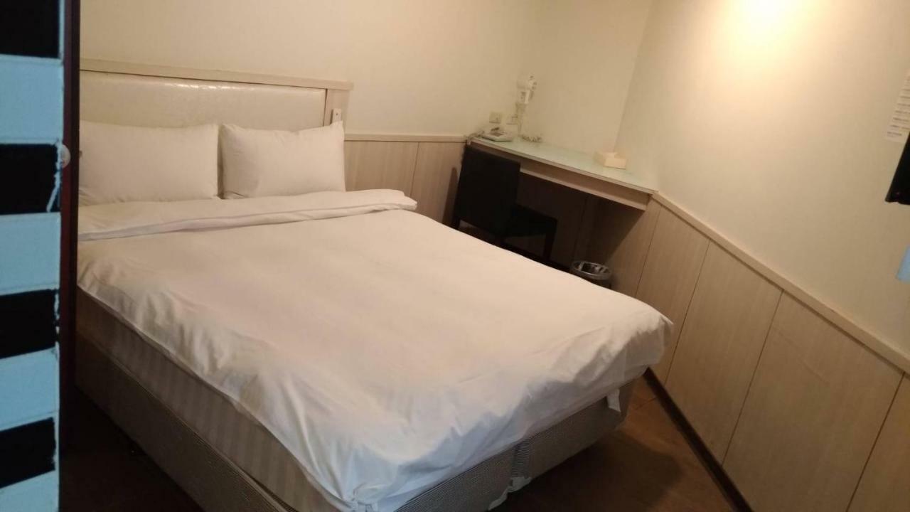 Galaxy Mini Inn Taipei Esterno foto