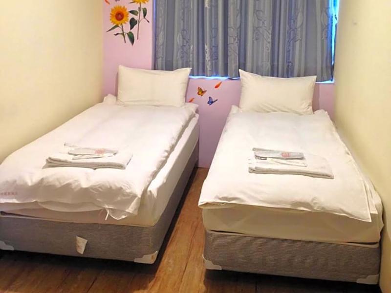Galaxy Mini Inn Taipei Esterno foto